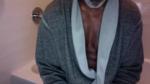 Snapshot of edgingdaddy chatting on 05-07-26, 11:48 Dad online show from 05-07-26, 11:48