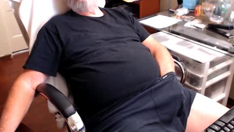 Snapshot of edginginedmonton chatting on 09-27-25, 06:46 edginginedmonton online show from 09-27-25, 06:46