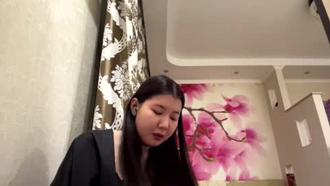 Snapshot of edinabluett chatting on 02-26-26, 06:51 Eri online show from 02-26-26, 06:51