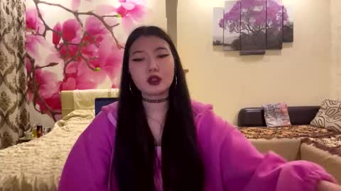 Snapshot of edinabluett chatting on 03-03-26, 06:47 Eri online show from 03-03-26, 06:47