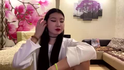 Snapshot of edinabluett chatting on 03-06-26, 06:37 Eri online show from 03-06-26, 06:37