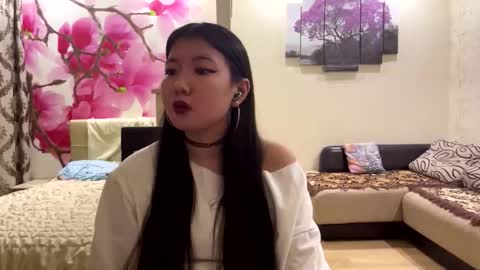 Snapshot of edinabluett chatting on 03-10-26, 06:35 Eri online show from 03-10-26, 06:35