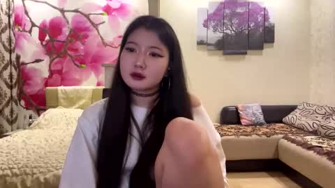 Snapshot of edinabluett chatting on 03-12-26, 06:36 Eri online show from 03-12-26, 06:36