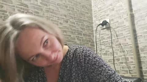 Snapshot of edithmanning chatting on 12-17-24, 11:49 edithmanning online show from 12-17-24, 11:49
