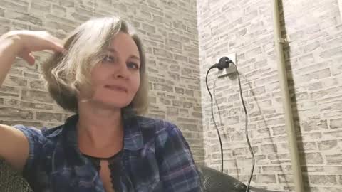 Snapshot of edithmanning chatting on 01-09-25, 06:36 edithmanning online show from 01-09-25, 06:36
