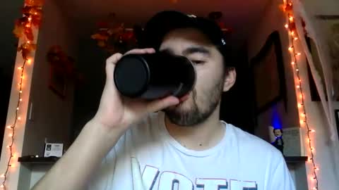 Snapshot of edmundfitz75 chatting on 10-22-25, 09:03 EddieFitz75 online show from 10-22-25, 09:03