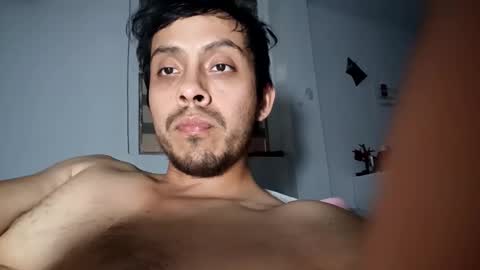 Snapshot of eduar99latino chatting on 12-21-25, 10:17 Eduar99 online show from 12-21-25, 10:17