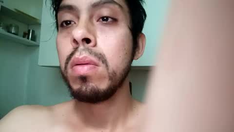 Snapshot of eduar99latino chatting on 04-30-26, 12:33 Eduar99 online show from 04-30-26, 12:33