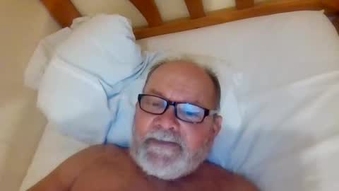 Snapshot of edwalters chatting on 05-13-26, 07:33 Eddie online show from 05-13-26, 07:33