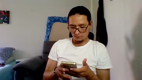 Snapshot of edward1996527421 chatting on 05-09-26, 07:19 edward1996527421 online show from 05-09-26, 07:19