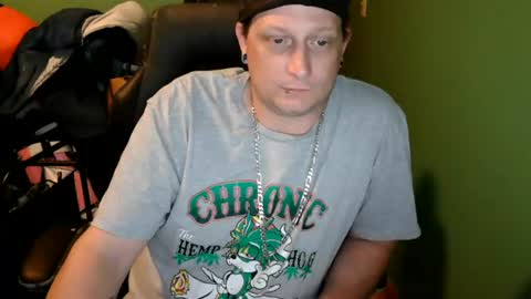 edwardaims_2please online show from 06-12-26, 03:05