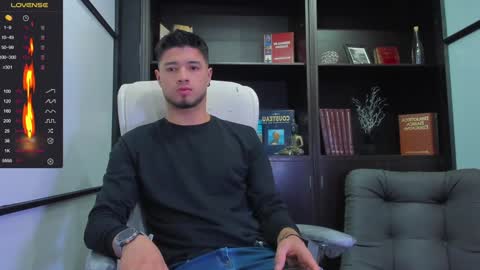 Snapshot of edwardross_ chatting on 01-17-25, 11:38 Edward Ross online show from 01-17-25, 11:38
