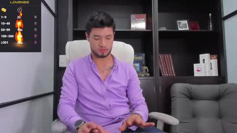 Snapshot of edwardross_ chatting on 02-14-25, 07:23 Edward Ross online show from 02-14-25, 07:23