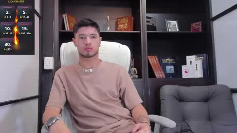 Snapshot of edwardross_ chatting on 03-08-25, 12:52 Edward Ross online show from 03-08-25, 12:52