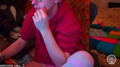 Snapshot of edwarh_01 chatting on 03-06-26, 10:28 Alex online show from 03-06-26, 10:28