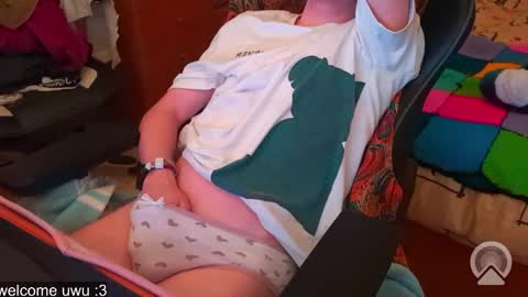 Snapshot of edwarh_01 chatting on 03-10-26, 03:11 Alex online show from 03-10-26, 03:11