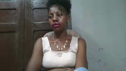 edwige770943 online show from 06-04-26, 05:46