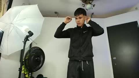 Edwin online show from 05-18-26, 01:39