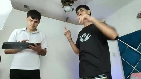 Edwin online show from 05-19-26, 01:06