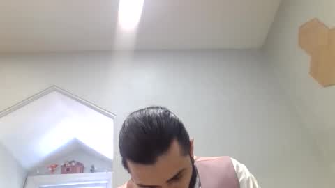 Snapshot of edwingrisales26 chatting on 02-13-26, 08:38 Grisales Private online show from 02-13-26, 08:38