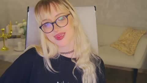 EVA NON NUDE online show from 05-01-26, 04:33