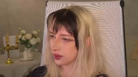Snapshot of eevamarie chatting on 06-11-26, 04:27 EVA NON NUDE online show from 06-11-26, 04:27