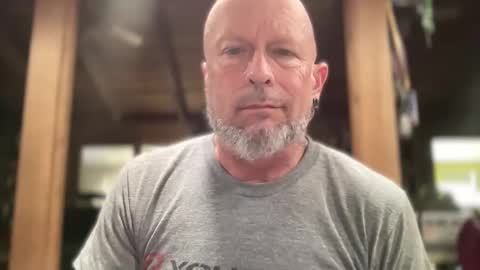 Snapshot of eevilempire chatting on 03-10-26, 05:18 Harley Biker online show from 03-10-26, 05:18