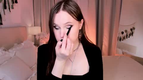 Effie Mur online show from 06-19-26, 10:13