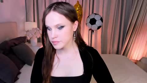 Effie Mur online show from 06-22-26, 09:23