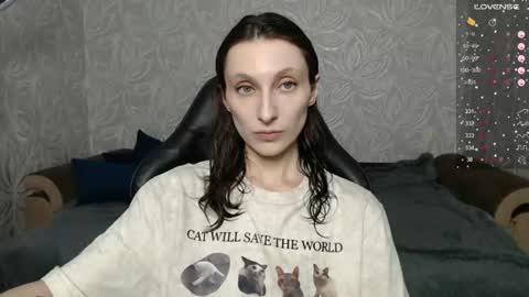 Snapshot of effy_gray chatting on 07-12-26, 10:45 Anna online show from 07-12-26, 10:45