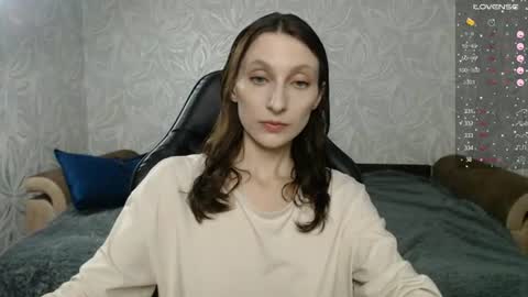 Snapshot of effy_gray chatting on 07-25-26, 04:37 Anna online show from 07-25-26, 04:37