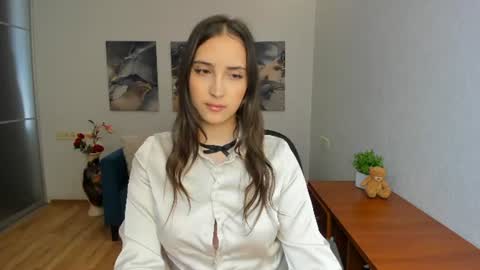 Effy Royse online show from 06-18-26, 09:14