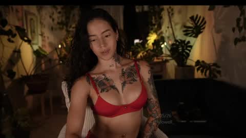 Effy online show from 05-19-26, 01:56