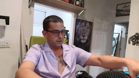 Snapshot of eguevara555500 chatting on 06-13-26, 09:51 SilverBulture online show from 06-13-26, 09:51