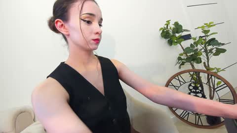 Snapshot of ehotlovea chatting on 12-30-24, 05:26 Erik and Alice online show from 12-30-24, 05:26