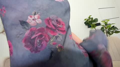 Snapshot of ehotlovea chatting on 01-17-25, 02:08 Erik and Alice online show from 01-17-25, 02:08