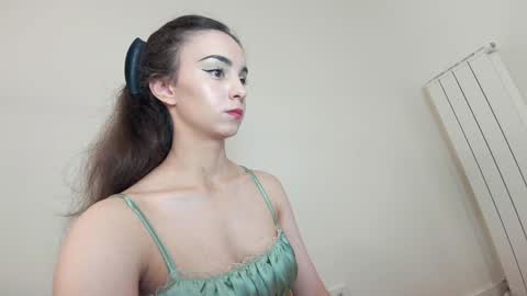 Snapshot of ehotlovea chatting on 09-10-25, 08:42 Erik and Alice online show from 09-10-25, 08:42