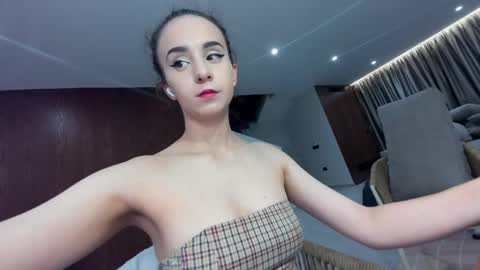Snapshot of ehotlovea chatting on 05-14-26, 12:50 Erik and Alice online show from 05-14-26, 12:50