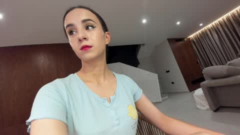 Snapshot of ehotlovea chatting on 05-25-26, 02:06 Erik and Alice online show from 05-25-26, 02:06