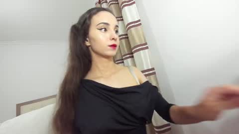 Snapshot of ehotlovea chatting on 06-13-26, 05:05 Erik and Alice online show from 06-13-26, 05:05