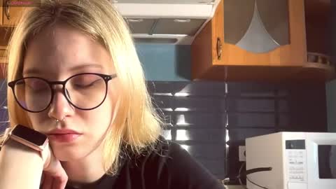 eileencrowday online show from 05-07-26, 03:01