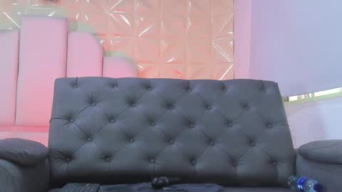 Snapshot of eileenestrada chatting on 02-20-25, 05:40 Eileen from your heart online show from 02-20-25, 05:40