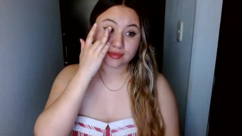 Snapshot of eimy_collin chatting on 05-21-26, 06:42 EIMY MODEL INDEPENDENT online show from 05-21-26, 06:42