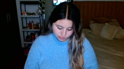 EIMY   MODEL INDEPENDENT online show from 06-22-26, 03:25
