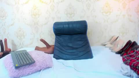 Snapshot of eimy_robertss chatting on 04-30-26, 08:57 Eimy online show from 04-30-26, 08:57
