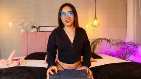 eimy_rosse18 online show from 10-13-25, 10:48