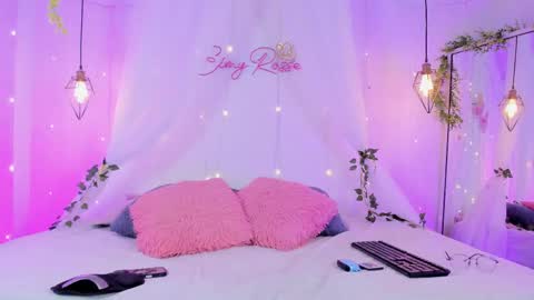 eimy_rosse18 online show from 04-24-26, 01:02