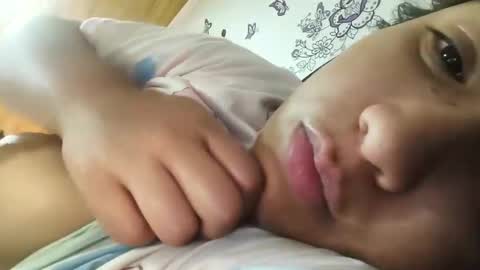 Snapshot of eireneninon chatting on 10-27-25, 05:55 Eirene online show from 10-27-25, 05:55