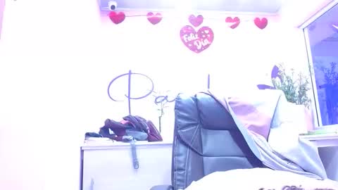 Snapshot of eireneninon chatting on 11-06-25, 10:54 Eirene online show from 11-06-25, 10:54