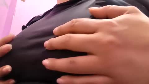 Snapshot of eireneninon chatting on 02-20-26, 09:10 Eirene online show from 02-20-26, 09:10